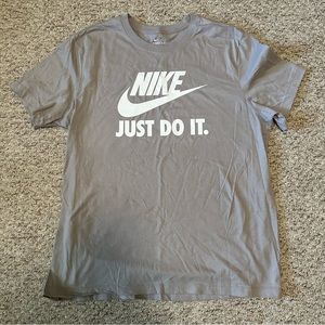 Men’s Nike T-shirt | XL | Light Gray